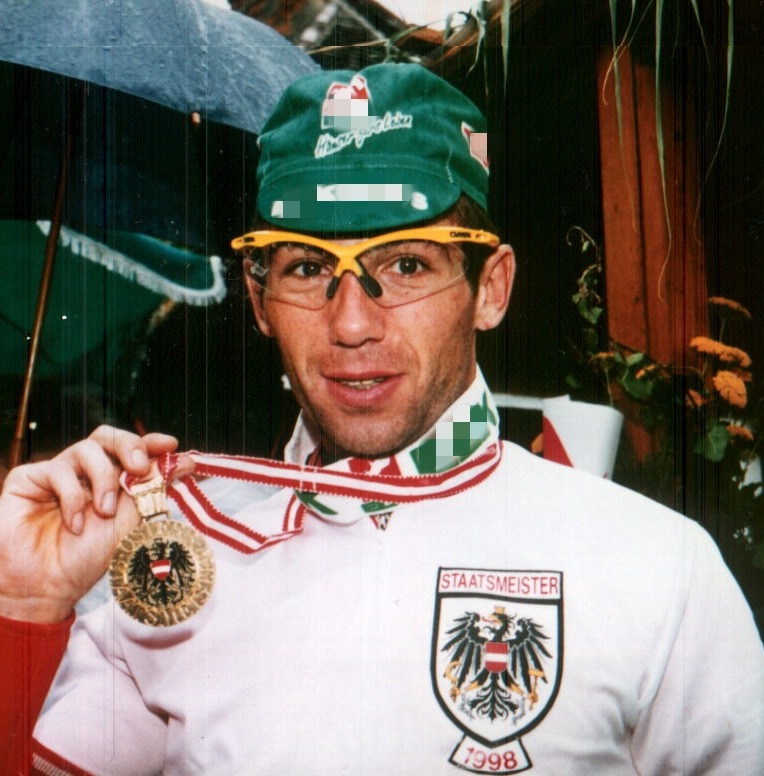 Josef Lontscharitsch, österreichischer Staatsmeister 1998, mit Medaille